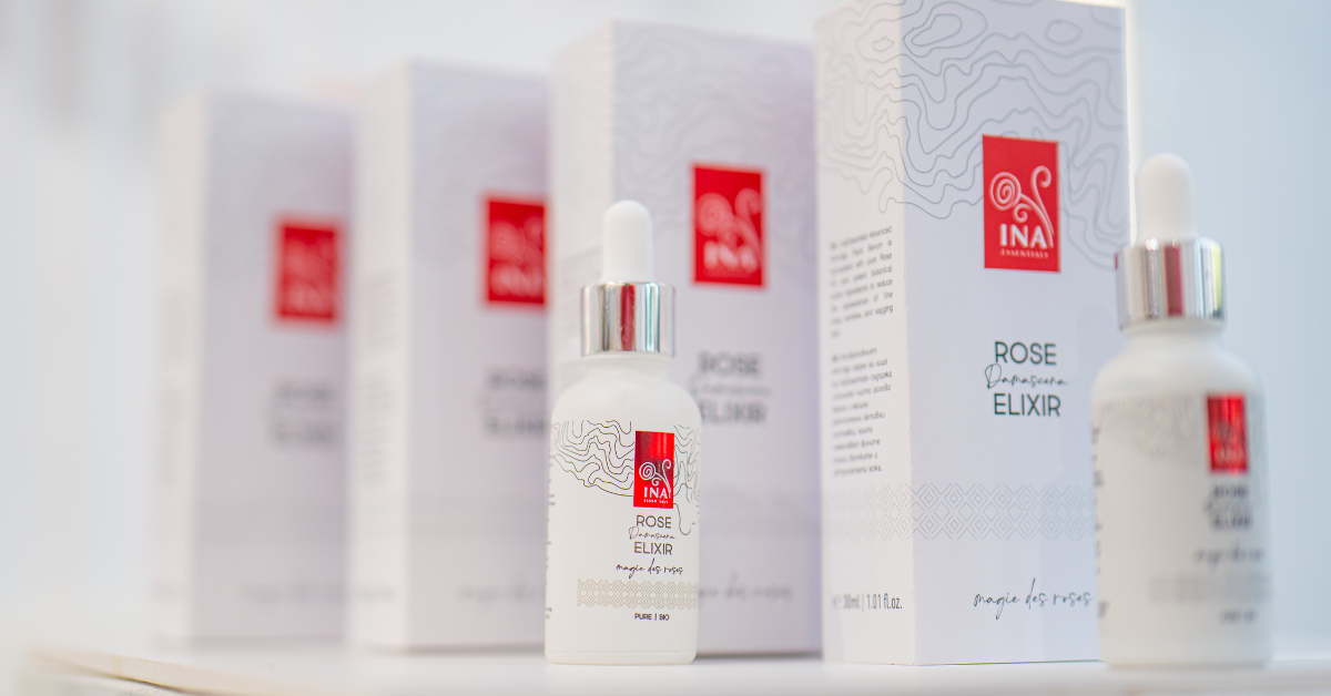 Intensive Anti-Age Face Serum with Instant Effect: Restore Your Skin's Youthfulness with Rose Elixir